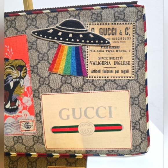 GUCCI 2018 Cruise GG Supreme Canvas UFO Patch Envelope Clutch - Picture 5 of 12